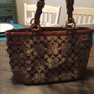 Coach hand bag/purse